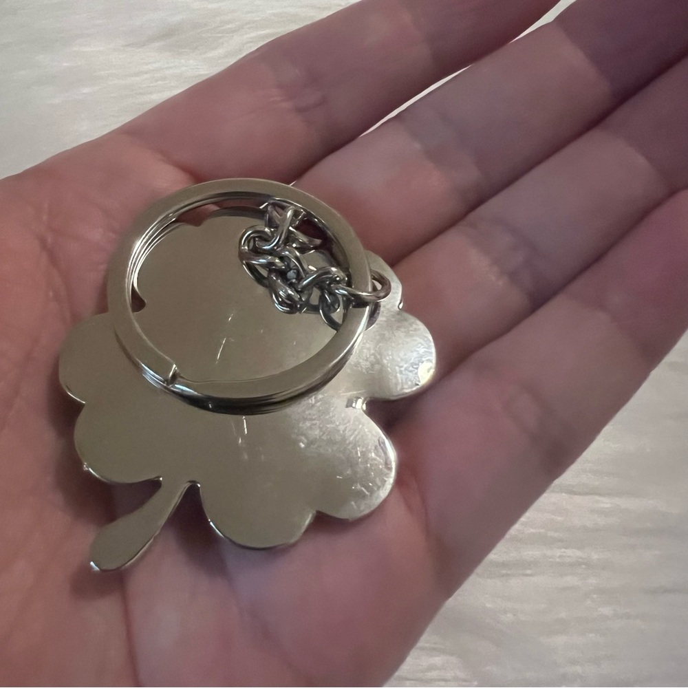 four leaf keychain - Picture 3 of 5